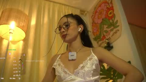 Snapshot of antonella_maitt chatting on December 14, 1:11 am Nell. online show from December 14, 1:11 am