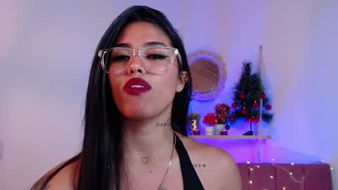 Snapshot of antonella_miller18 chatting on December 20, 10:16 am Antonella online show from December 20, 10:16 am