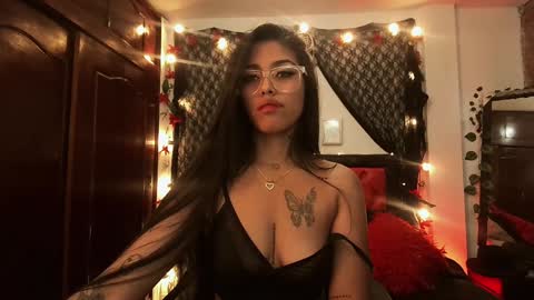 Snapshot of antonella_miller18 chatting on December 27, 3:26 pm Antonella online show from December 27, 3:26 pm