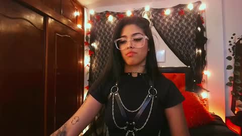 Snapshot of antonella_miller18 chatting on December 28, 12:56 pm Antonella online show from December 28, 12:56 pm