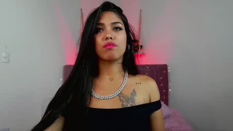 Snapshot of antonella_miller18 chatting on February 3, 4:57 am Antonella online show from February 3, 4:57 am