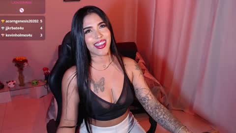 Snapshot of antonella_miller19 chatting on May 22, 5:18 pm Antonella online show from May 22, 5:18 pm
