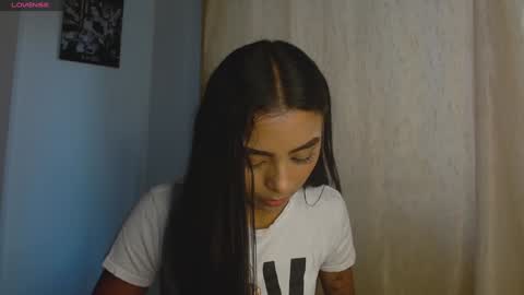 Snapshot of antonellaandnoah chatting on December 4, 9:46 pm AntonellaAndNoah online show from December 4, 9:46 pm