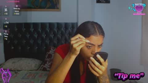 Snapshot of antonellaandnoah chatting on December 5, 10:23 pm AntonellaAndNoah online show from December 5, 10:23 pm