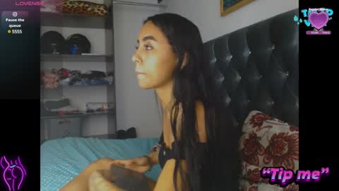 Snapshot of antonellaandnoah chatting on January 4, 3:49 pm AntonellaAndNoah online show from January 4, 3:49 pm