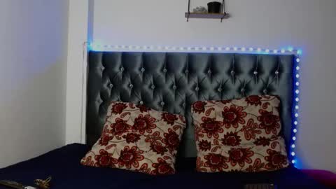 Snapshot of antonellaandnoah chatting on March 10, 11:27 pm AntonellaAndNoah online show from March 10, 11:27 pm