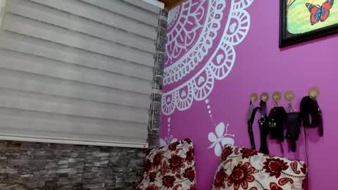 Snapshot of antonellaandnoah chatting on February 26, 4:55 am AntonellaAndNoah online show from February 26, 4:55 am