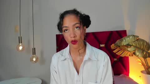 AntonellaHall  online show from March 8, 12:20 pm