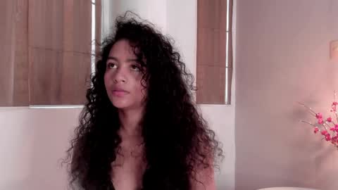 Snapshot of antonellahall_ chatting on April 7, 6:41 pm AntonellaHall online show from April 7, 6:41 pm