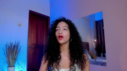 Snapshot of antonellahall_ chatting on May 14, 6:37 pm AntonellaHall online show from May 14, 6:37 pm