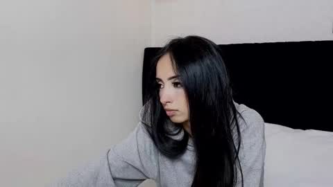 antonellariva_ online show from January 6, 9:07 pm