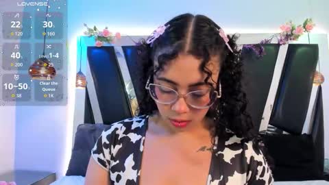 A N T O N E L L E  online show from February 4, 11:05 am