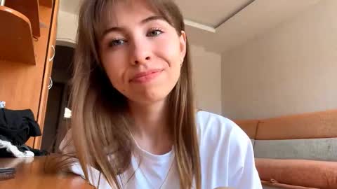 Snapshot of antonettabunyan chatting on March 25, 10:54 am Serena online show from March 25, 10:54 am