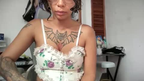 Antonia online show from May 17, 3:48 am