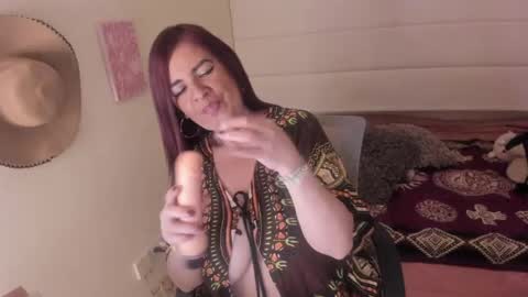 antoniasalas online show from April 10, 3:45 am
