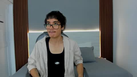 Antonio online show from December 14, 1:38 pm