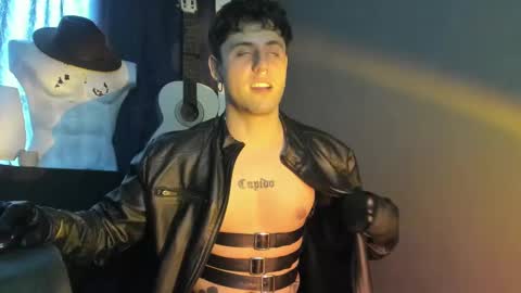 antonnello_ online show from October 8, 5:21 pm