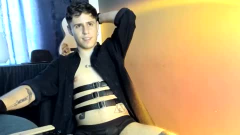 antonnello_ online show from October 20, 9:48 pm