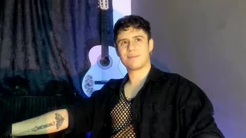 antonnello_ online show from November 25, 7:52 am