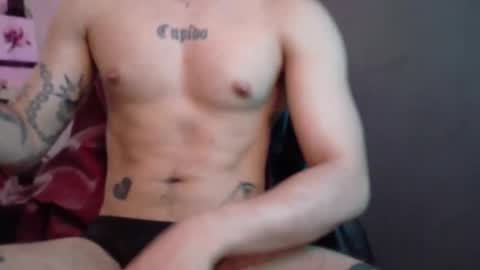Snapshot of antonnello_ chatting on April 1, 7:00 pm antonnello_ online show from April 1, 7:00 pm