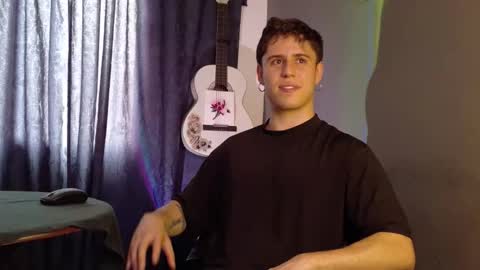 Snapshot of antonnello_ chatting on April 11, 6:56 pm antonnello_ online show from April 11, 6:56 pm