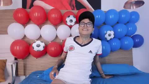 antony_d_ossa online show from June 14, 8:22 pm