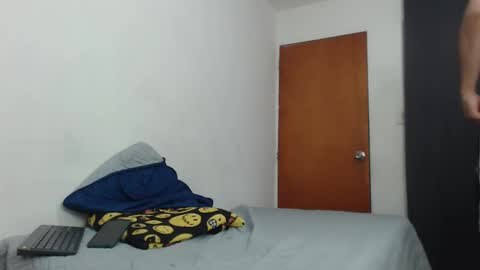 antony_smithh online show from February 6, 9:38 pm