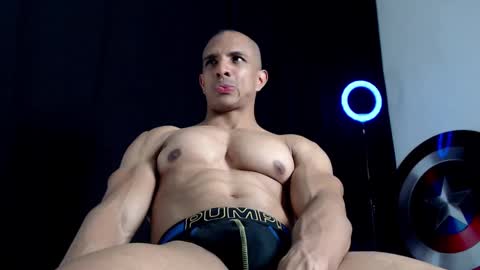 Instagram miguelangel1802  online show from March 3, 5:53 am