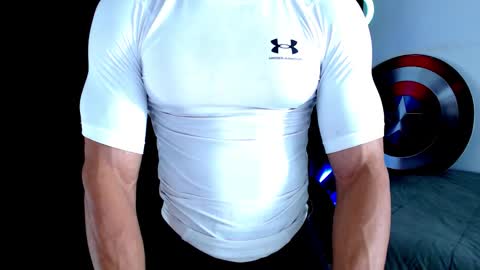 Instagram miguelangel1802  online show from February 2, 6:56 am