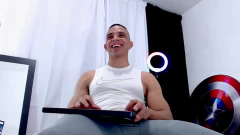 Snapshot of antonywebb94 chatting on May 8, 1:55 am Instagram miguelangel1802 online show from May 8, 1:55 am