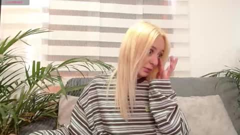 Antonia online show from March 24, 10:15 pm