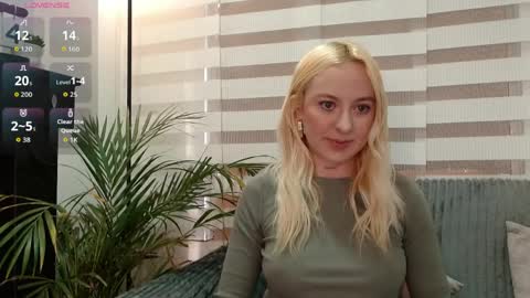Snapshot of anttoniia chatting on April 4, 10:18 pm Antonia online show from April 4, 10:18 pm