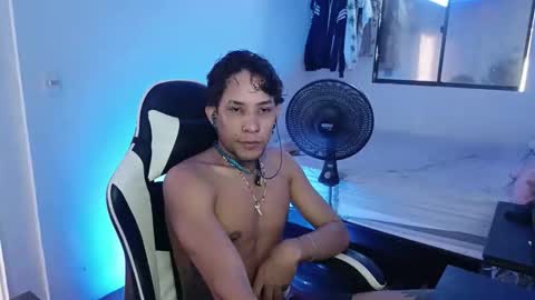 AnuarDHM online show from November 26, 4:19 pm