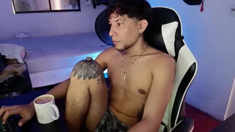 AnuarDHM online show from December 1, 4:12 pm