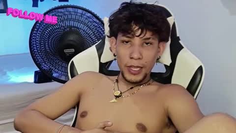 AnuarDHM online show from December 4, 4:59 pm