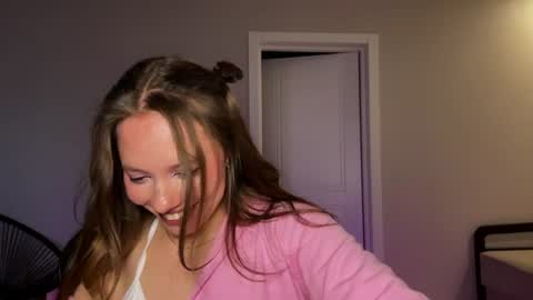 Snapshot of anuetta chatting on June 24, 5:23 pm Aneutta online show from June 24, 5:23 pm