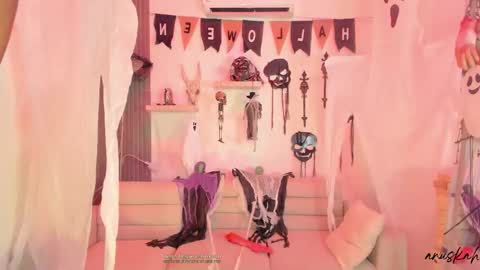 Ana online show from October 11, 8:18 pm