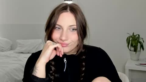 Ann online show from April 28, 7:52 pm