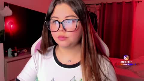   Independent model  online show from October 30, 10:38 am