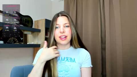 Anya online show from December 3, 3:43 pm