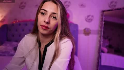 anya_sky_ online show from March 30, 5:41 am