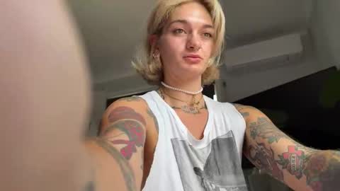 Isannah online show from February 27, 3:50 am