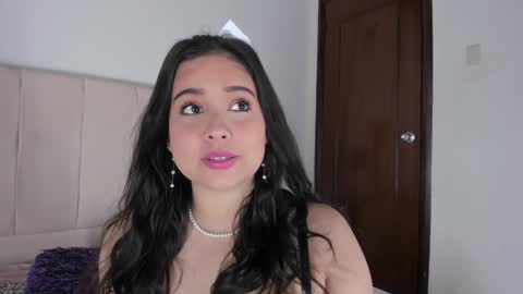 I am Anya online show from January 3, 6:01 am