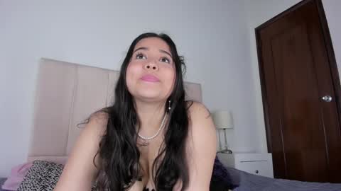 I am Anya online show from January 3, 12:08 pm
