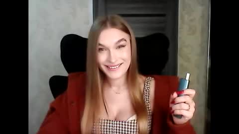 Snapshot of anyasmack chatting on December 5, 6:48 pm AnyaSmack online show from December 5, 6:48 pm