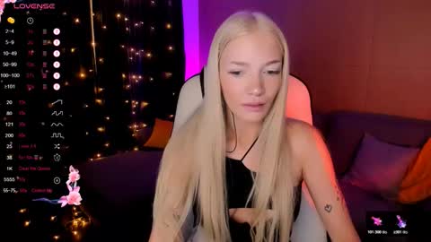 Anya online show from December 4, 9:07 am