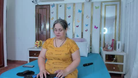 Anyela  online show from November 18, 1:55 am