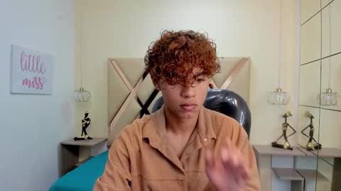 anyelotwink online show from January 11, 1:27 pm