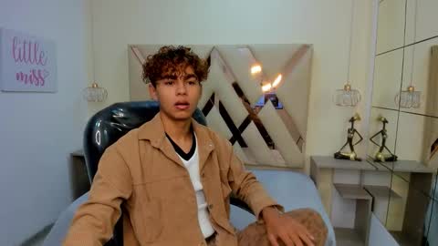 anyelotwink online show from January 15, 12:10 pm