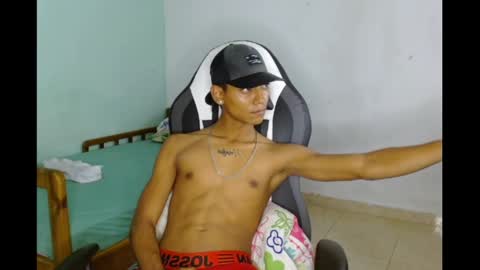 aphal_hot23 online show from February 13, 4:22 am
